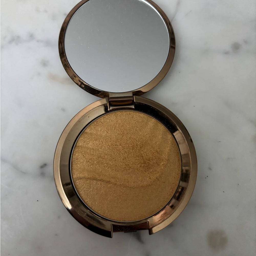 Becca Shimmering Skin Perfector Pressed Highlighter - Gold